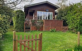Meadow View Luxury Peak District Lodge, Hot Tub, Nr Lake